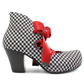 Staple -White Houndstooth heel shoe